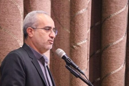 استاندار کرمان: کمیته امداد کار چند وزارتخانه را انجام می‌دهد