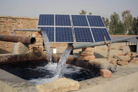 احداث نیروگاه خورشیدی در زرند برای تامین برق چاه موتورها و جلوگیری از خاموشی در تابستان