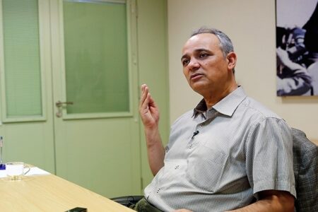 زیدآبادی: نمی‌دانم چرا عده‌ای اصرار دارند سعید جلیلی را «هندوانهٔ سربسته» وصف کنند