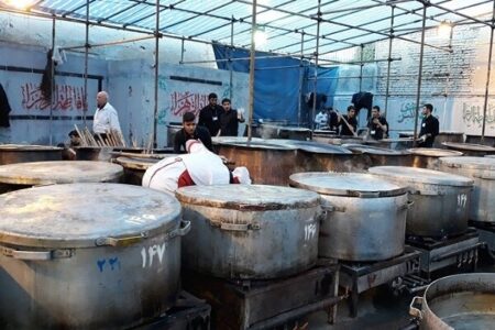 عیدغدیر ۱۱۰ دیگ غذای نذری در بم طبخ می شود