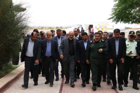 وزیر کشور برای افتتاح ورزشگاه «شهید رییسی» وارد کرمان شد