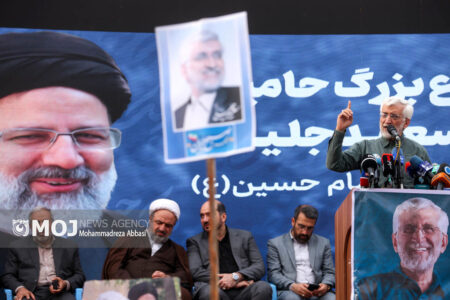 ایران اسلامی امروز در آستانه یک انتخاب بزرگ قرار دارد