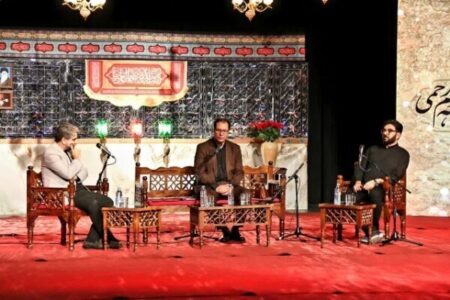 محفل شعر آیینی باحضور پیرغلامان حسینی در کرمان برگزار شد