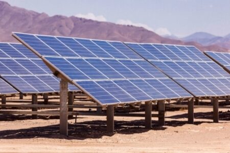 توزیع سه هزار پنل خورشیدی در بین عشایر ایلام