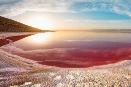 برداشت نمک از دریاچه مهارلو  شیراز ممنوع است