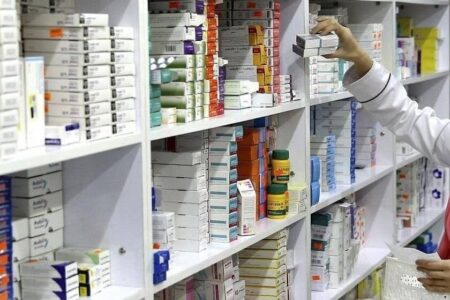 وعده‌ی عضو کمیسیون بهداشت: شیرخشک و انسولین خریداری شده و به زودی به دست داروخانه‌ها می‌رسد