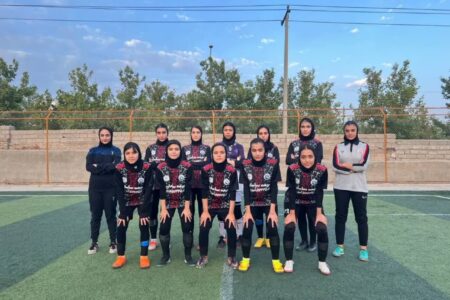 دختران ماهان قهرمان مسابقات مینی فوتبال جام پرچم استان کرمان