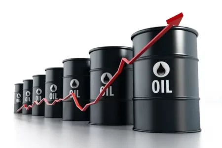 کاهش بی سابقه قیمت نفت در بازارهای جهانی | اخبار اصلاحات