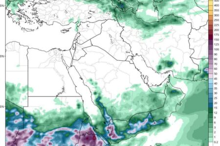 باد و خاک آسمان برخی مناطق کرمان را فرامی‌گیرد