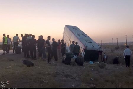 تصادف اتوبوس زائران مشهد در زرند