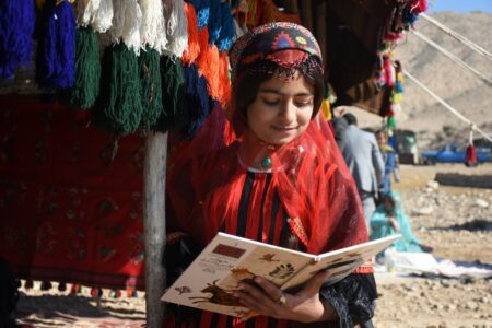 دهیاران نقش مهمی در ترویج فرهنگ کتابخوانی در روستاها ایفا می‌کنند | خبر کرمان