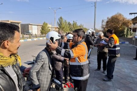 برگزاری همایش ارتقا ایمنی راکبان موتور سیکلت در شهرستان انار