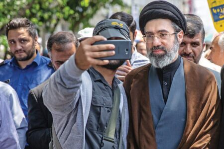 آیت الله خامنه‌ای همچنان در مخالفت با جانشینی هر یک از فرزندانش مصمم است | اخبار اصلاحات